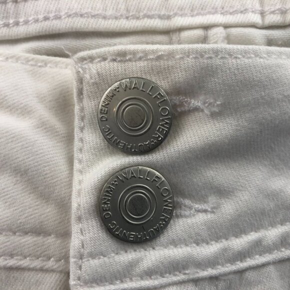 NWT Wallflower Women Jeans Size 15 White Denim Luscious Curvy Fit Stretch Casual - Picture 14 of 16